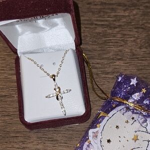 NWT eternity loop diamon cross necklace